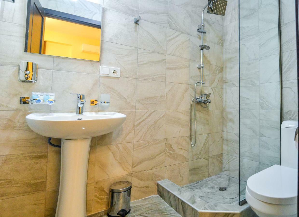 Hotel Garden Тбілісі Екстер'єр фото